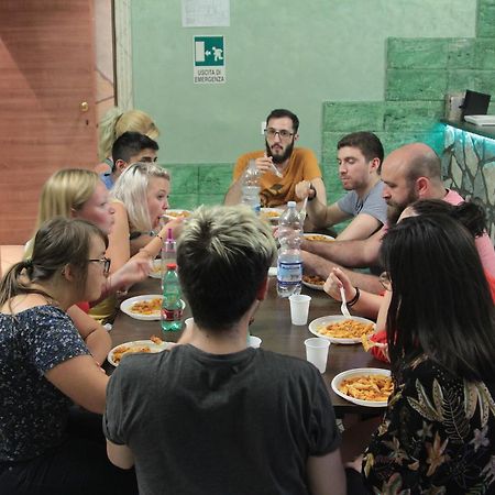 Youth Meeting Home Firenze Bagian luar foto
